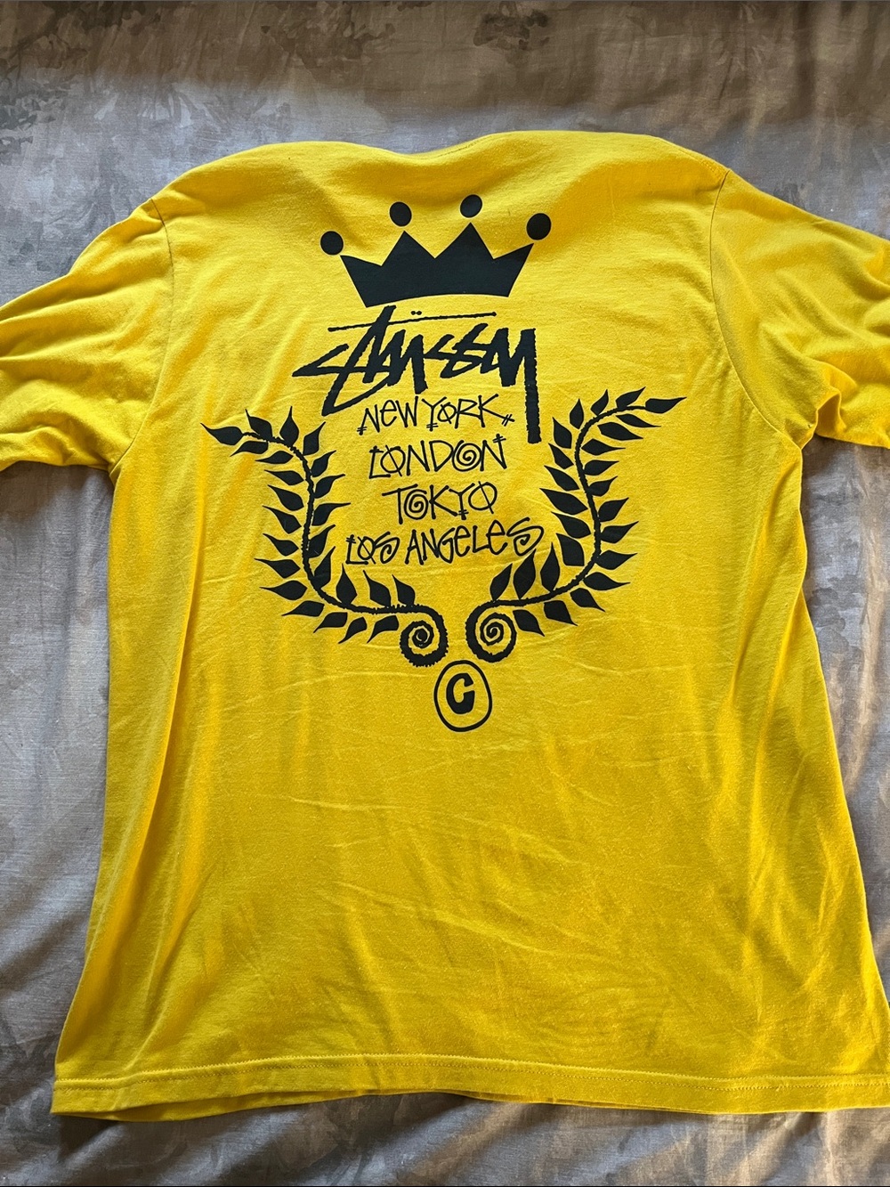 Stussy Men's Yellow Logo Crewneck T-Shirt Medium
